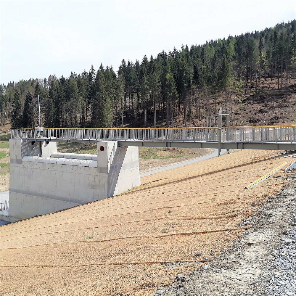 Přístupové lávky na vodních nádržích