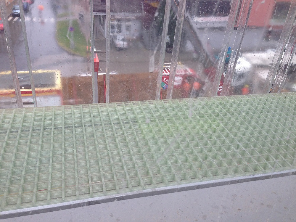 Transparentní rošty