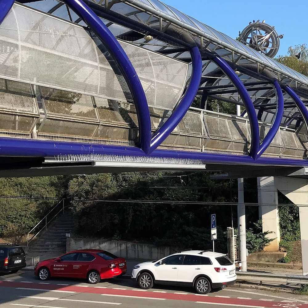 Nevodivé krytí elektrického vedení